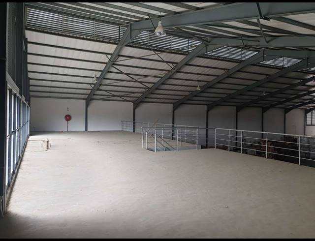 2,290M² WAREHOUSE FOR SALE IN KILLARNEY GARDENS